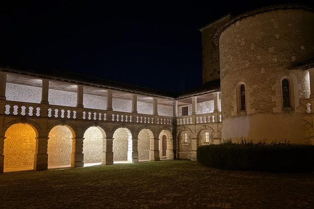 Cloître de Chalais