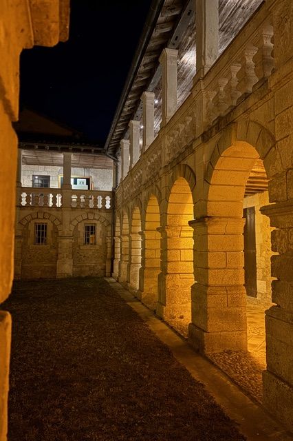 Cloître de Chalais