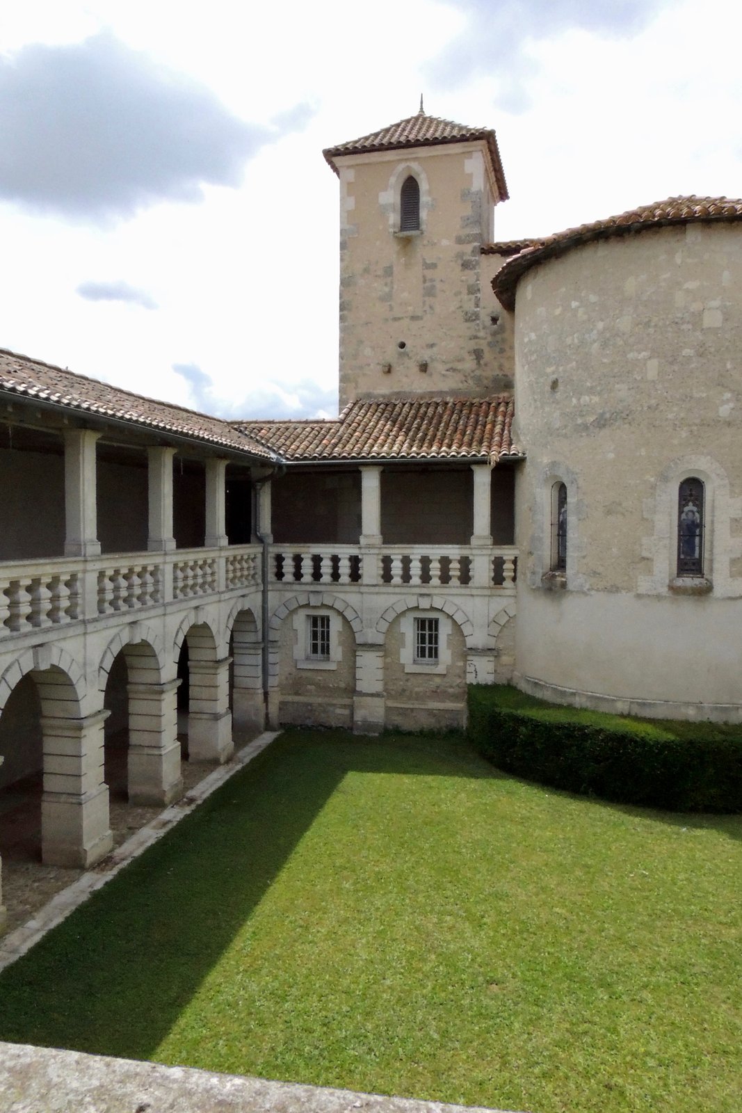 Monument Historique — Cloître de Chalais